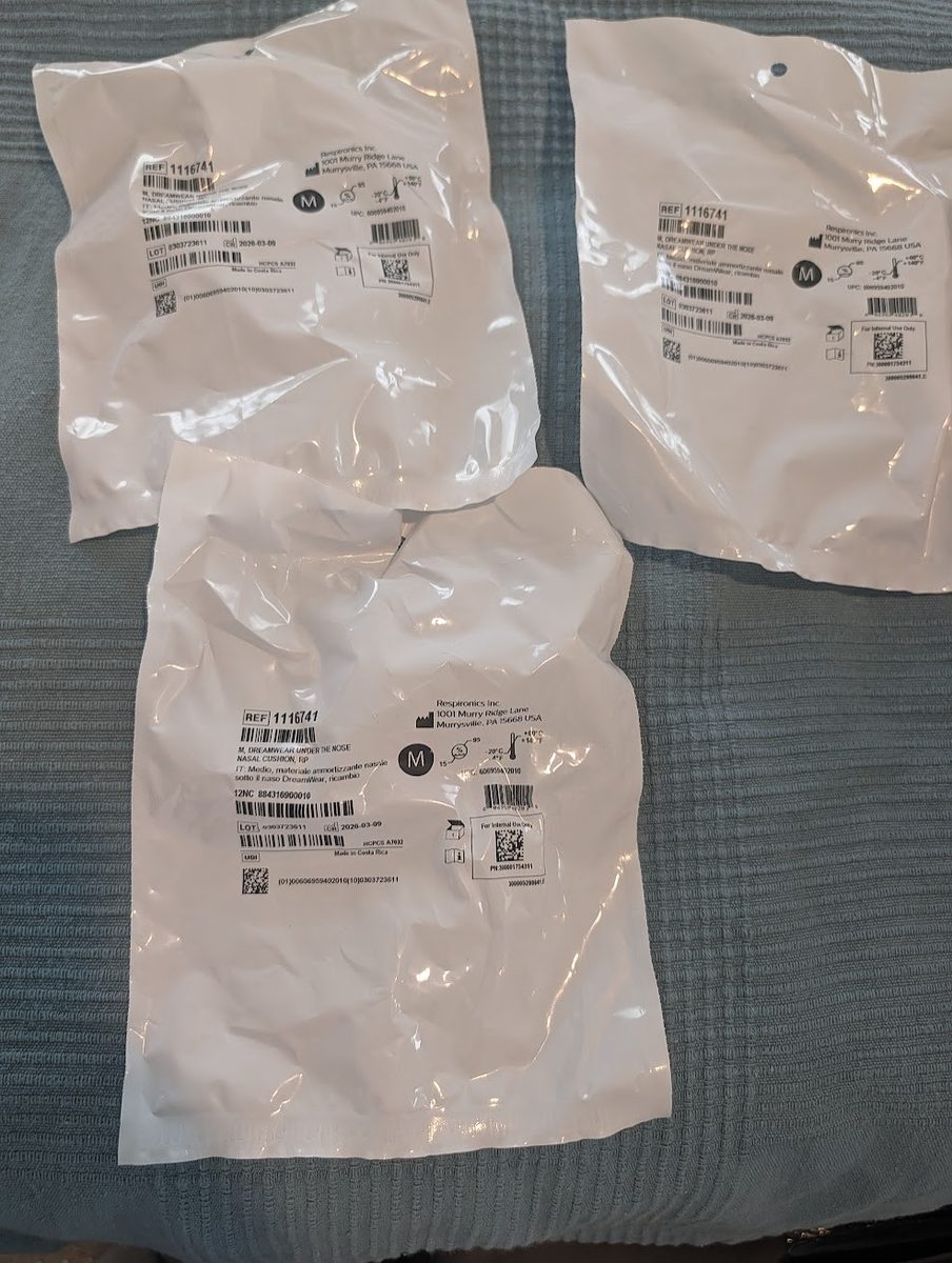 Philips Respironics DreamWear Under the Nose Medium cushions, lot of 3